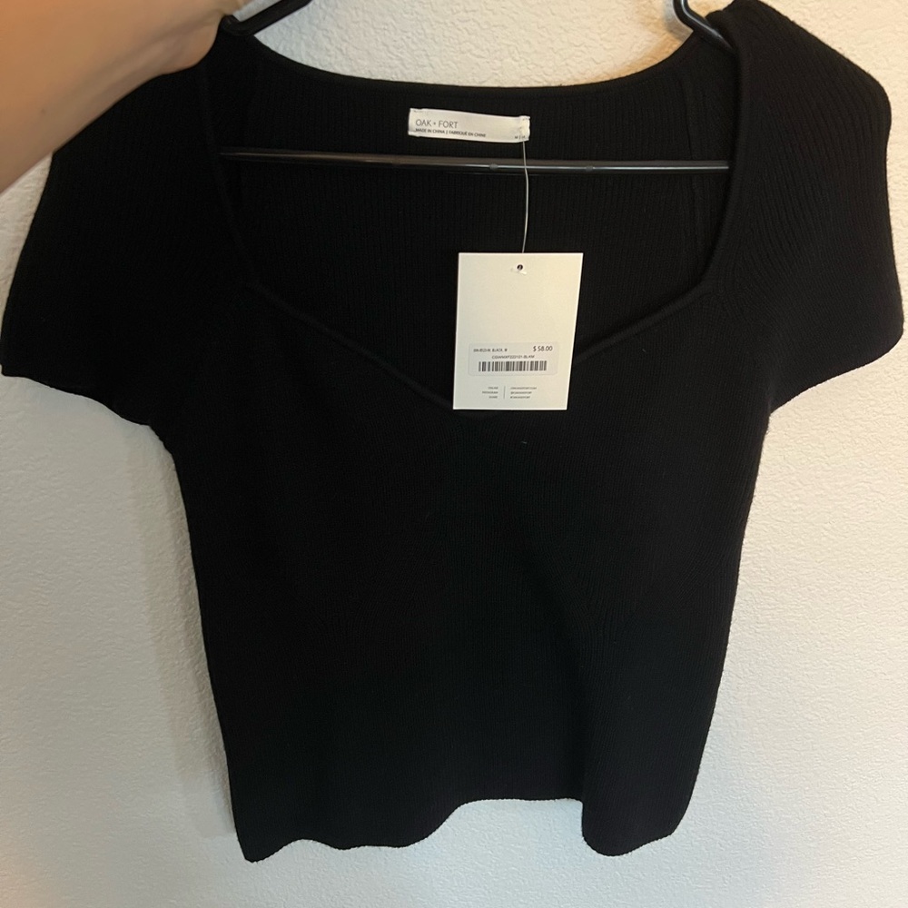 NWT OAK + FORT Short Sleeve Sweetheart Sweater Size M Black - Picture 3 of 5